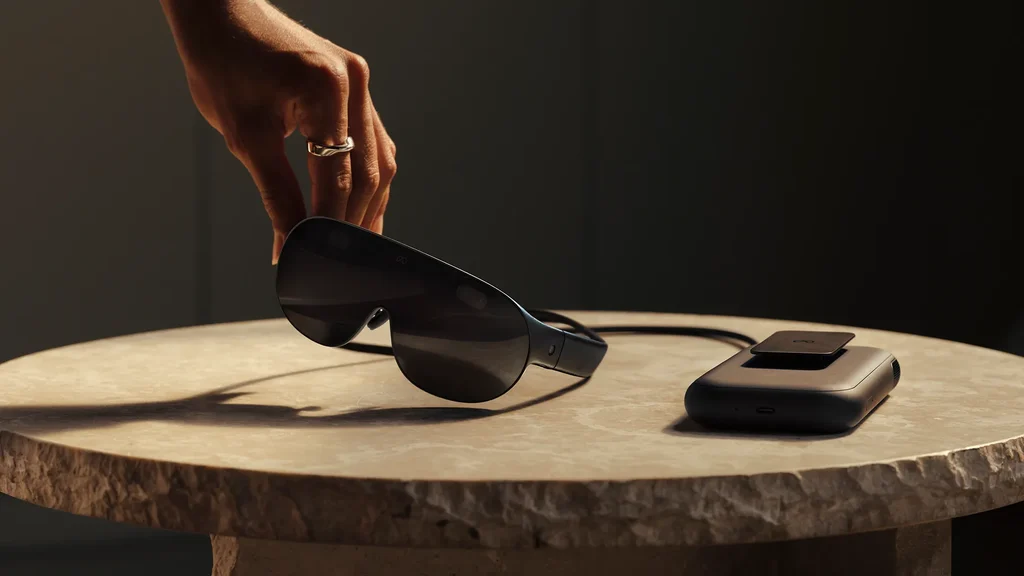 Revolutionary design:
Meta VR Glasses are as light as they are powerful. Made with premium magnesium alloy and weighing only 100 grams.
